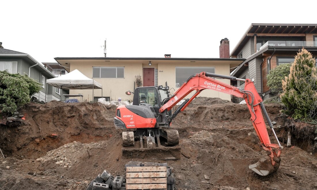 Drain français et sous-sol humide : guide complet pour propriétaires québécois – Blogue LFC Construction